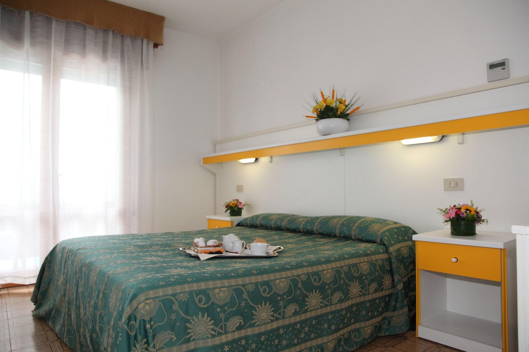 Hotel Bettina Lido di Jesolo Eksteriør billede