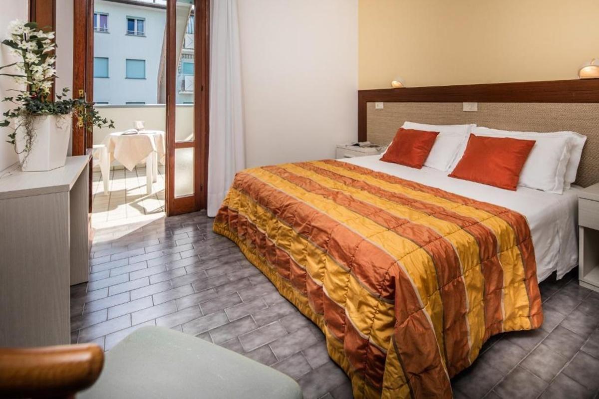 Hotel Bettina Lido di Jesolo Eksteriør billede