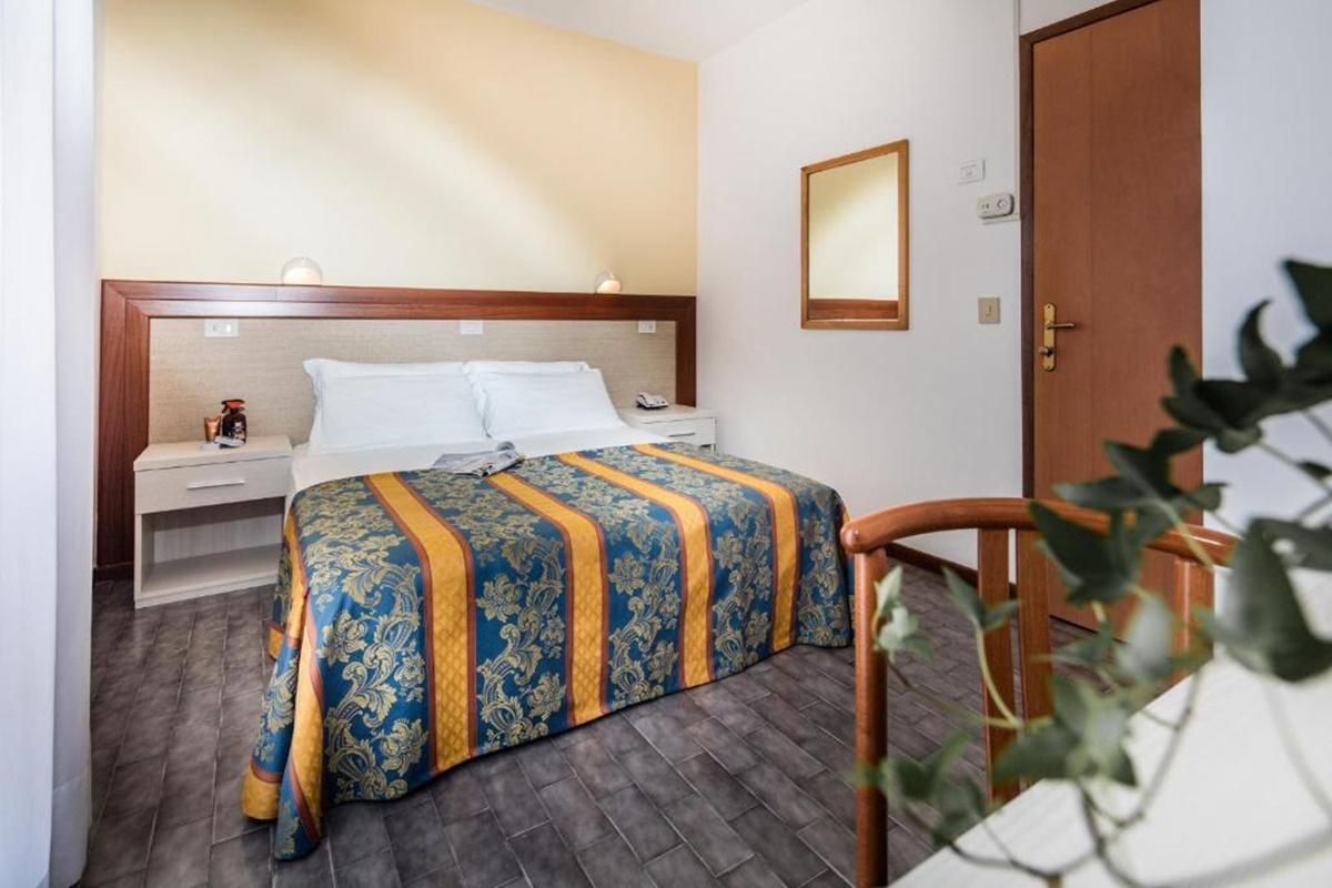 Hotel Bettina Lido di Jesolo Eksteriør billede