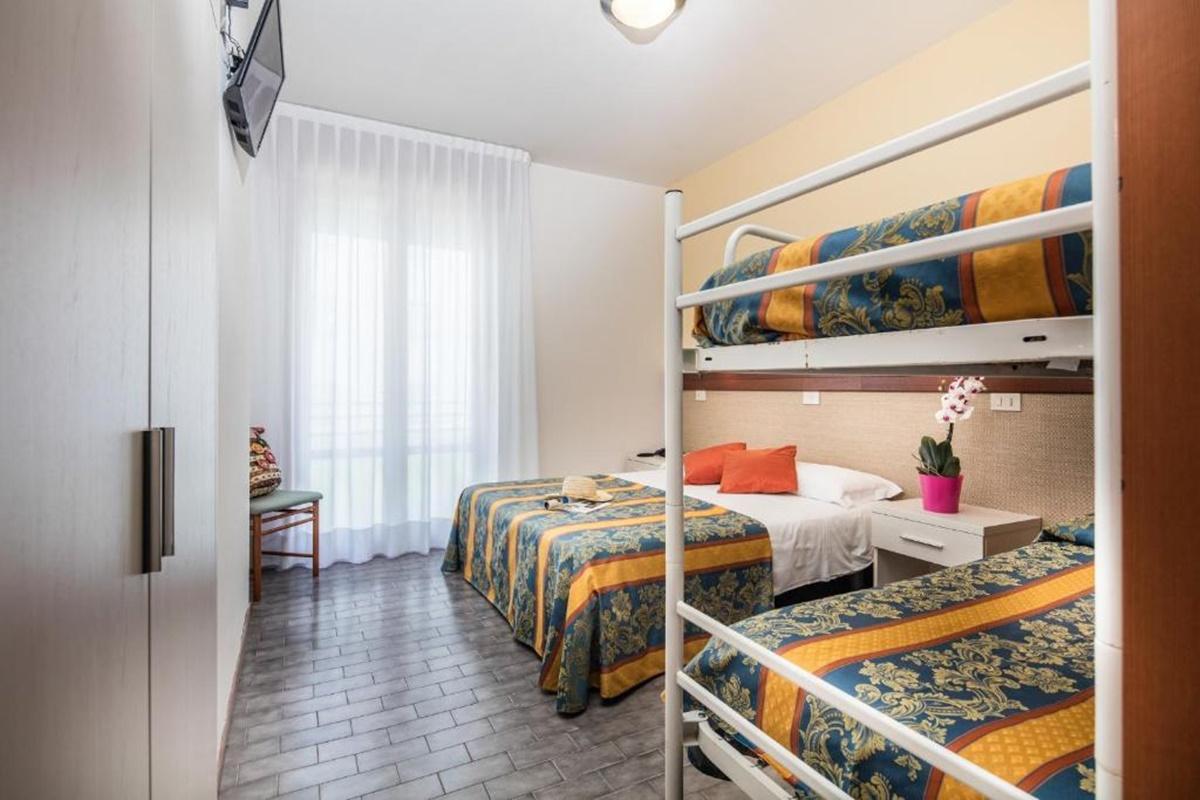 Hotel Bettina Lido di Jesolo Eksteriør billede