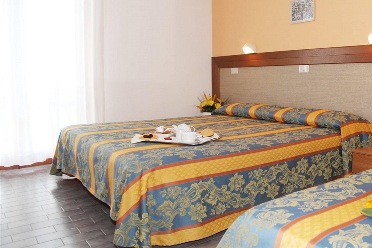 Hotel Bettina Lido di Jesolo Eksteriør billede