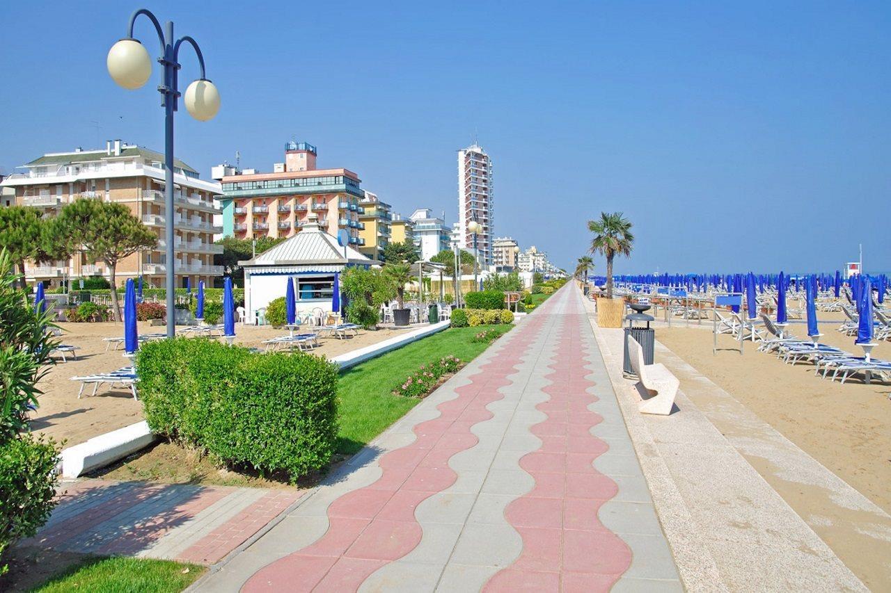 Hotel Bettina Lido di Jesolo Eksteriør billede