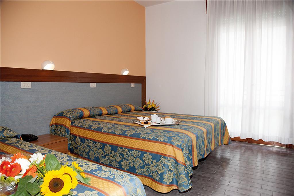Hotel Bettina Lido di Jesolo Eksteriør billede