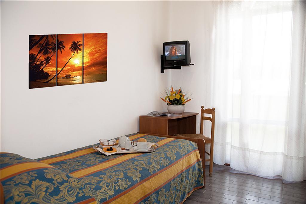 Hotel Bettina Lido di Jesolo Eksteriør billede
