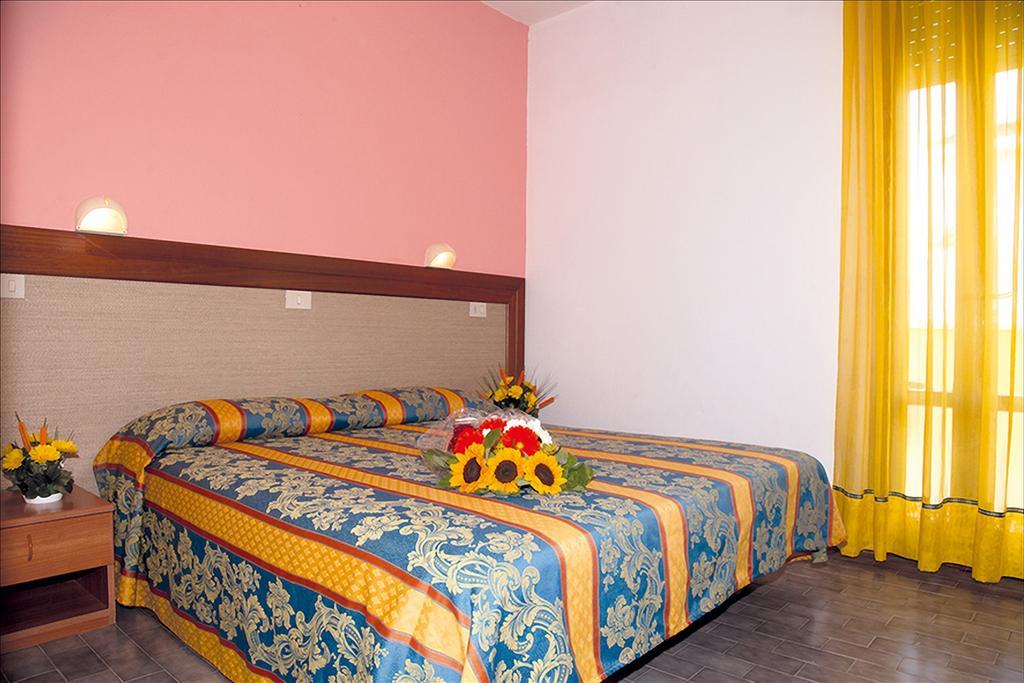 Hotel Bettina Lido di Jesolo Eksteriør billede