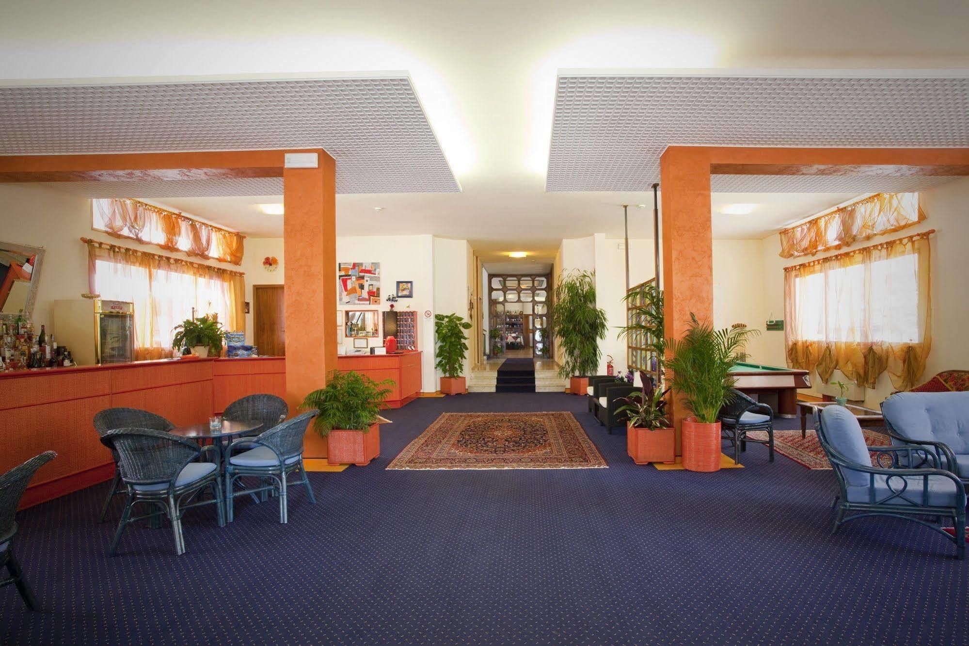 Hotel Bettina Lido di Jesolo Eksteriør billede