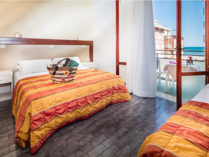 Hotel Bettina Lido di Jesolo Eksteriør billede